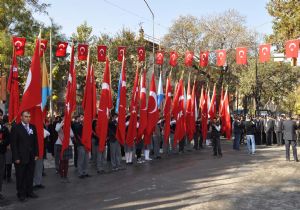 Doğu, Atatürk sevgisinde birleşti